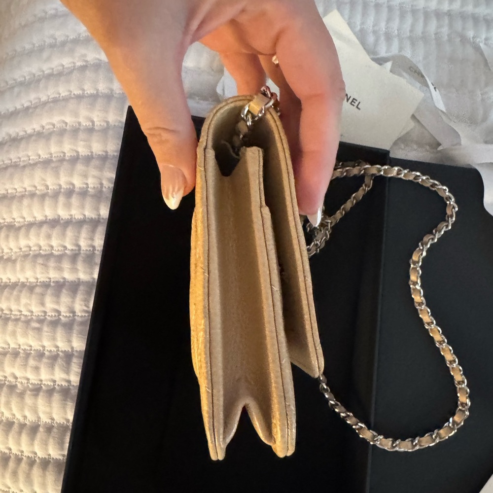 Chanel Beige Quilted Leather Bag like new - Picture 3 of 7